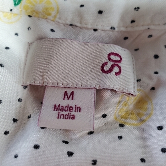 Lemon print ladies buttondown EUC Medium - Picture 3 of 7